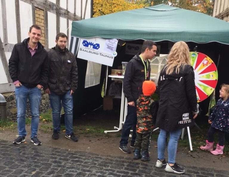 Der Rotaract Club Bad Homburg - Taunus half den Kindern der Saalburg Schule, ein gesundes Essen zu bekommen